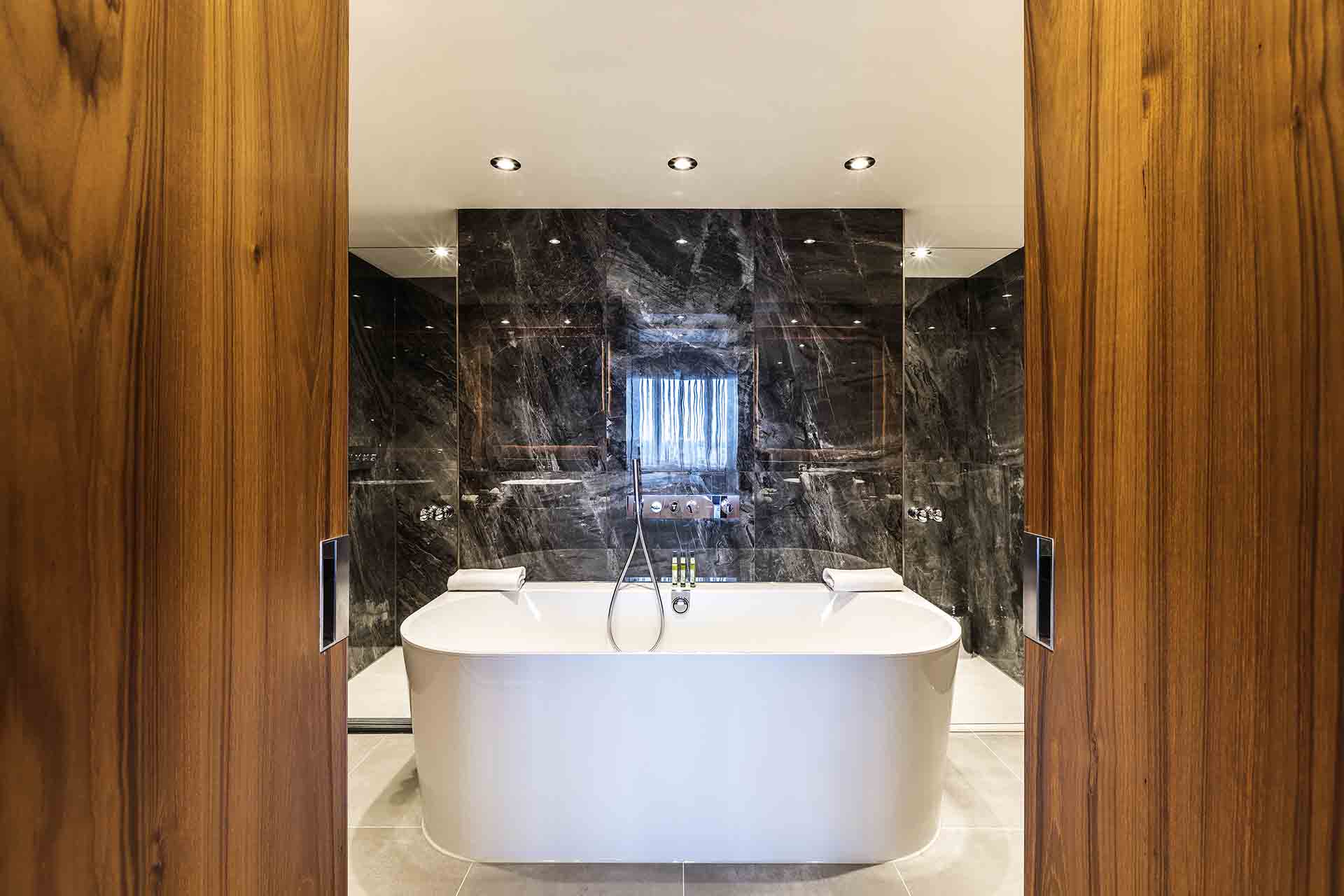 Bathroom Royal Suite